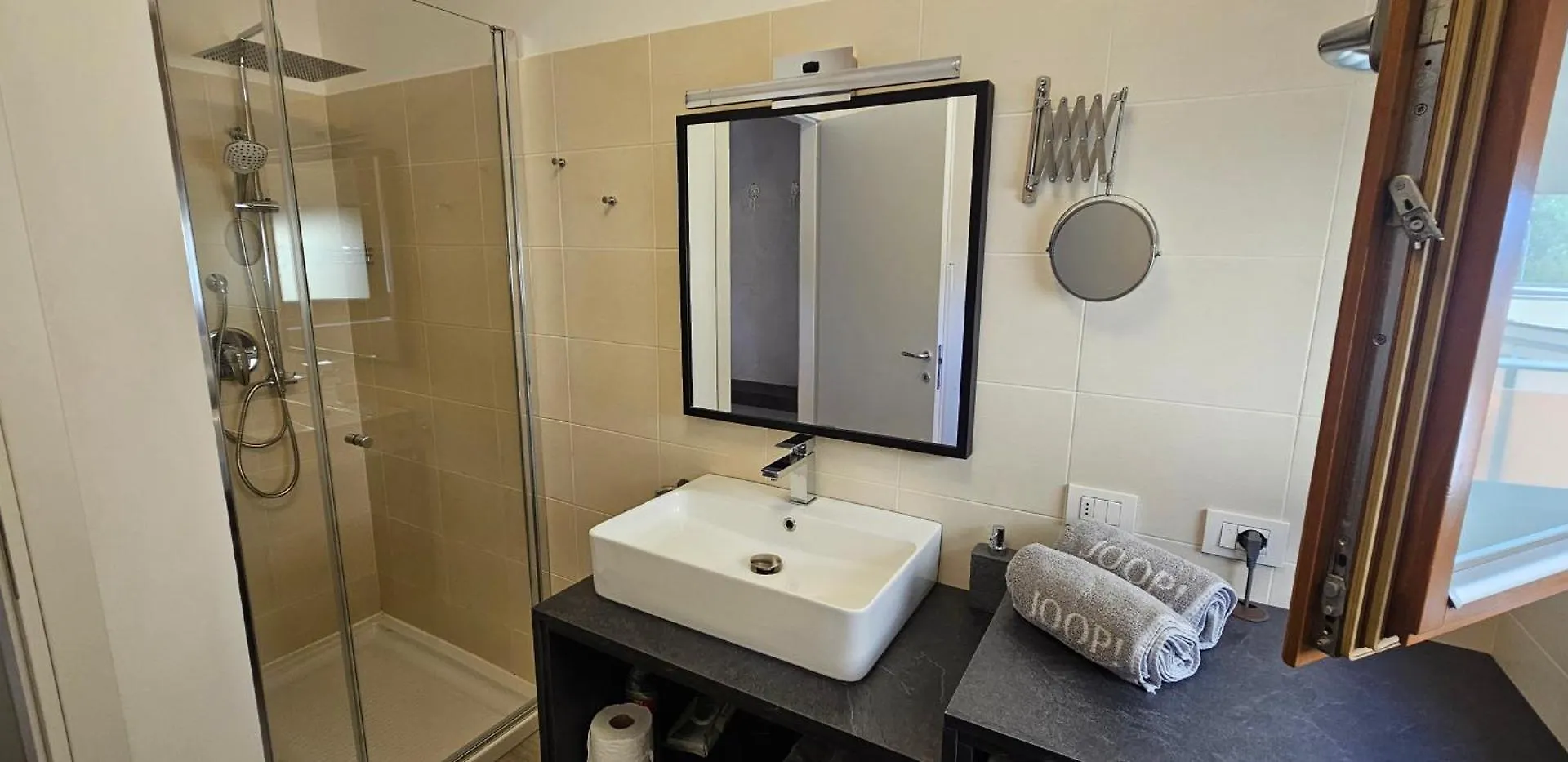 Casa Belvi - Family Appartement Lugana-시르미오네 0*, 시르미오네
