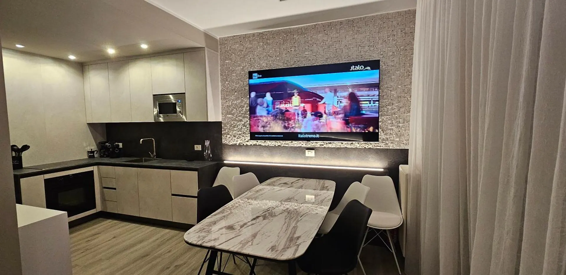 Casa Belvi - Family Appartement Lugana-시르미오네 0*, 시르미오네 이탈리아